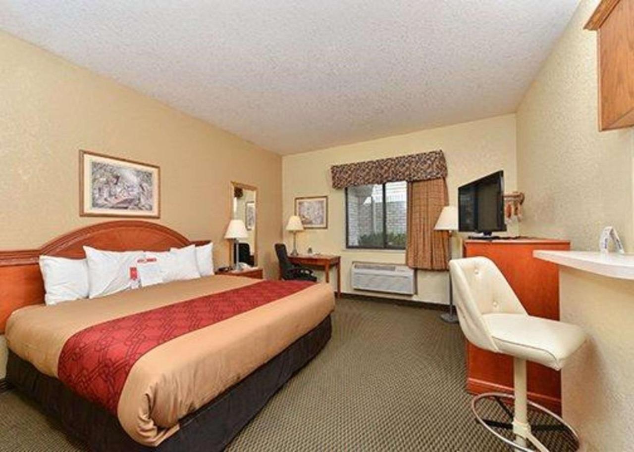 Decatur Express Inn & Suites מראה חיצוני תמונה